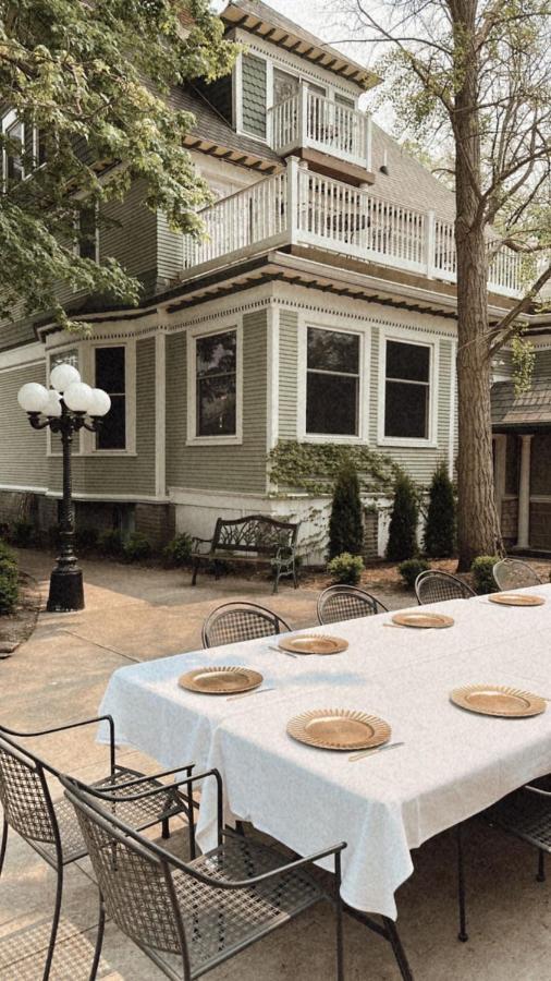 The Ginkgo Tree Bed & Breakfast Маунт Плезант Екстериор снимка