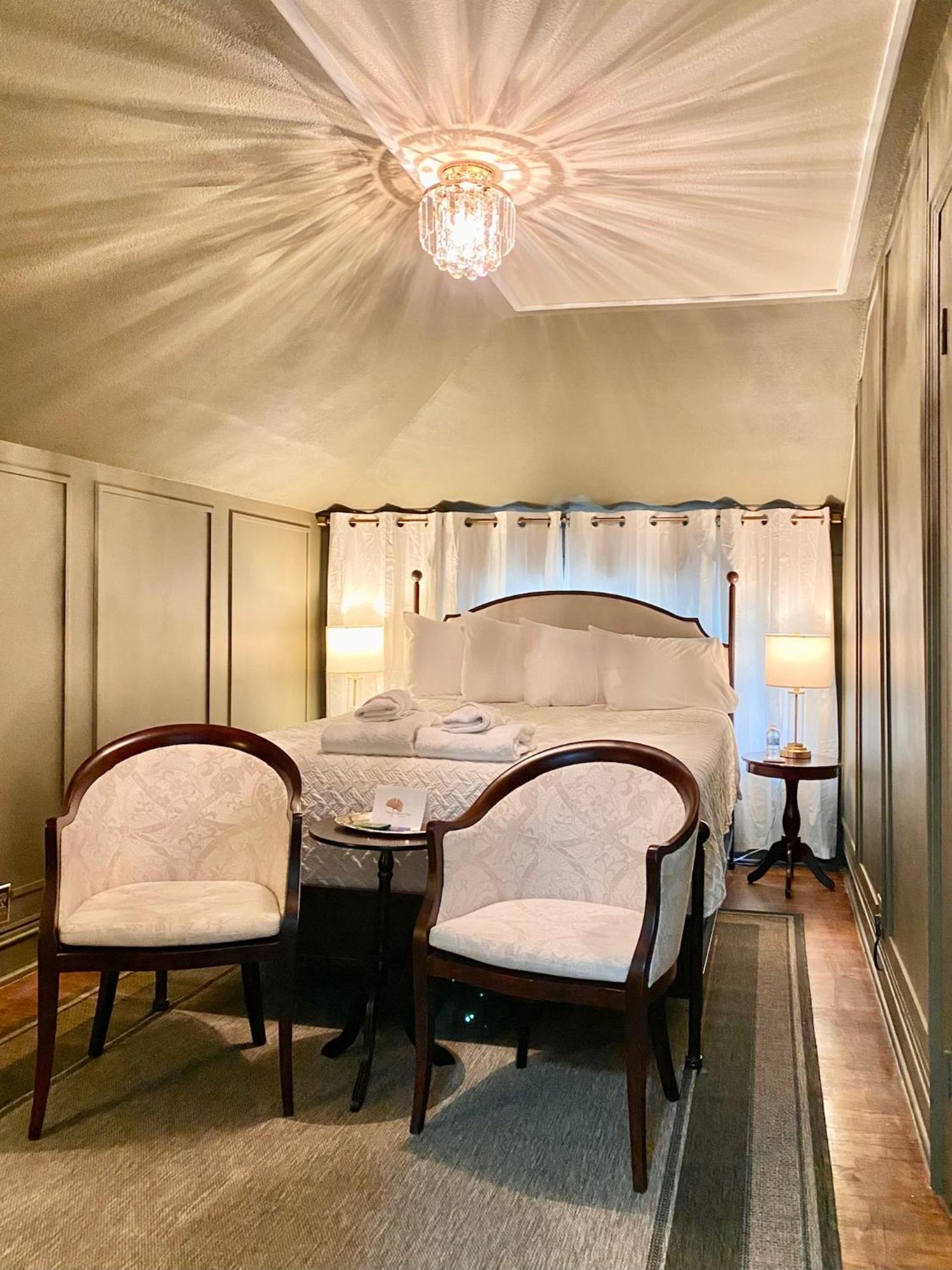 The Ginkgo Tree Bed & Breakfast Маунт Плезант Екстериор снимка