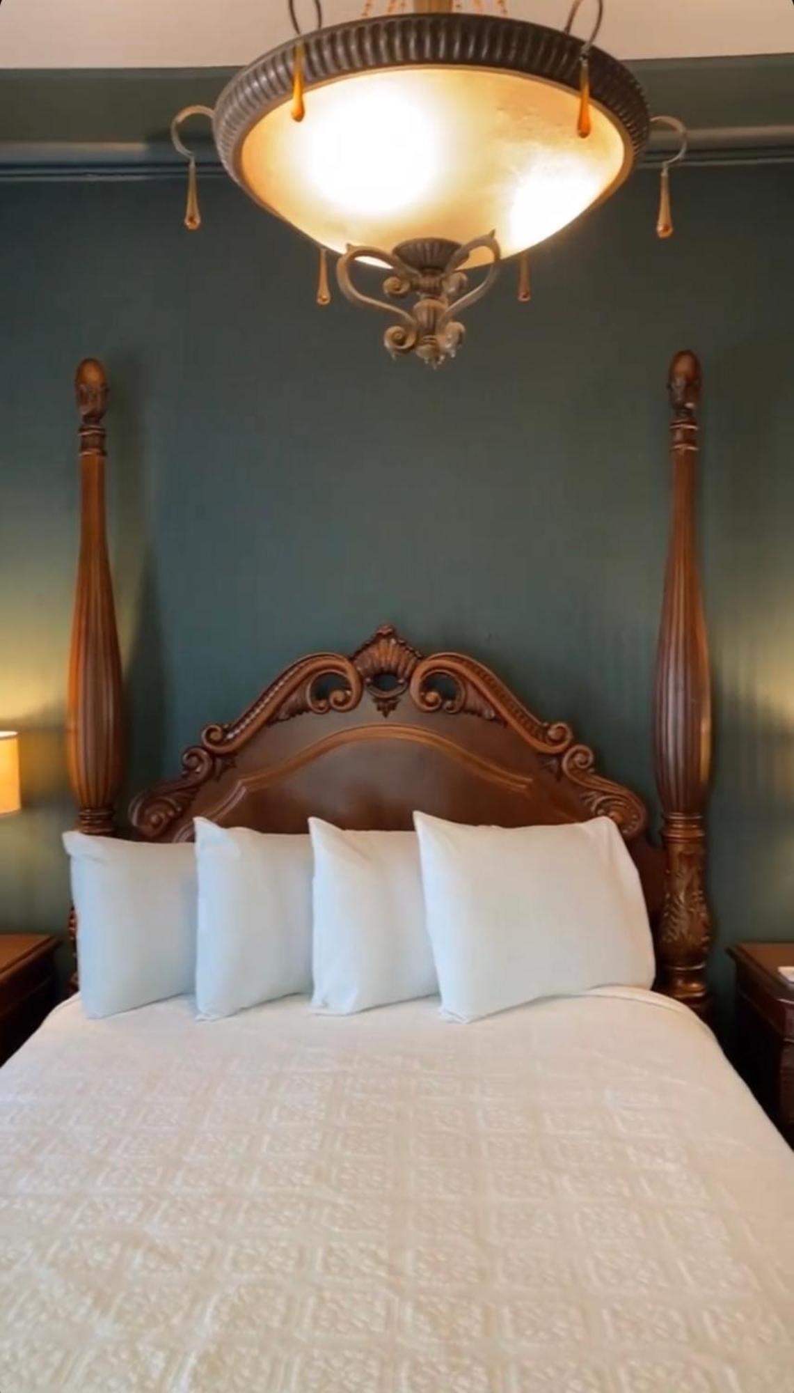 The Ginkgo Tree Bed & Breakfast Маунт Плезант Екстериор снимка