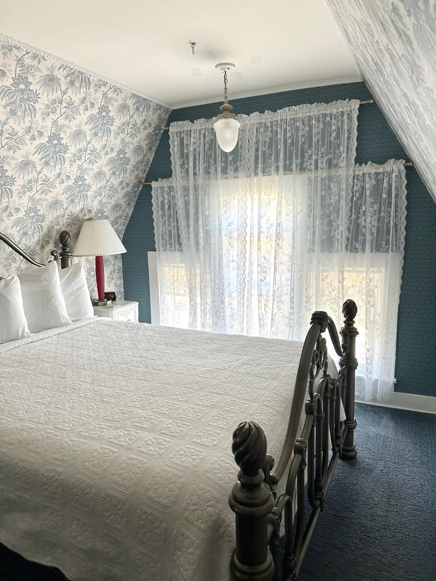 The Ginkgo Tree Bed & Breakfast Маунт Плезант Екстериор снимка