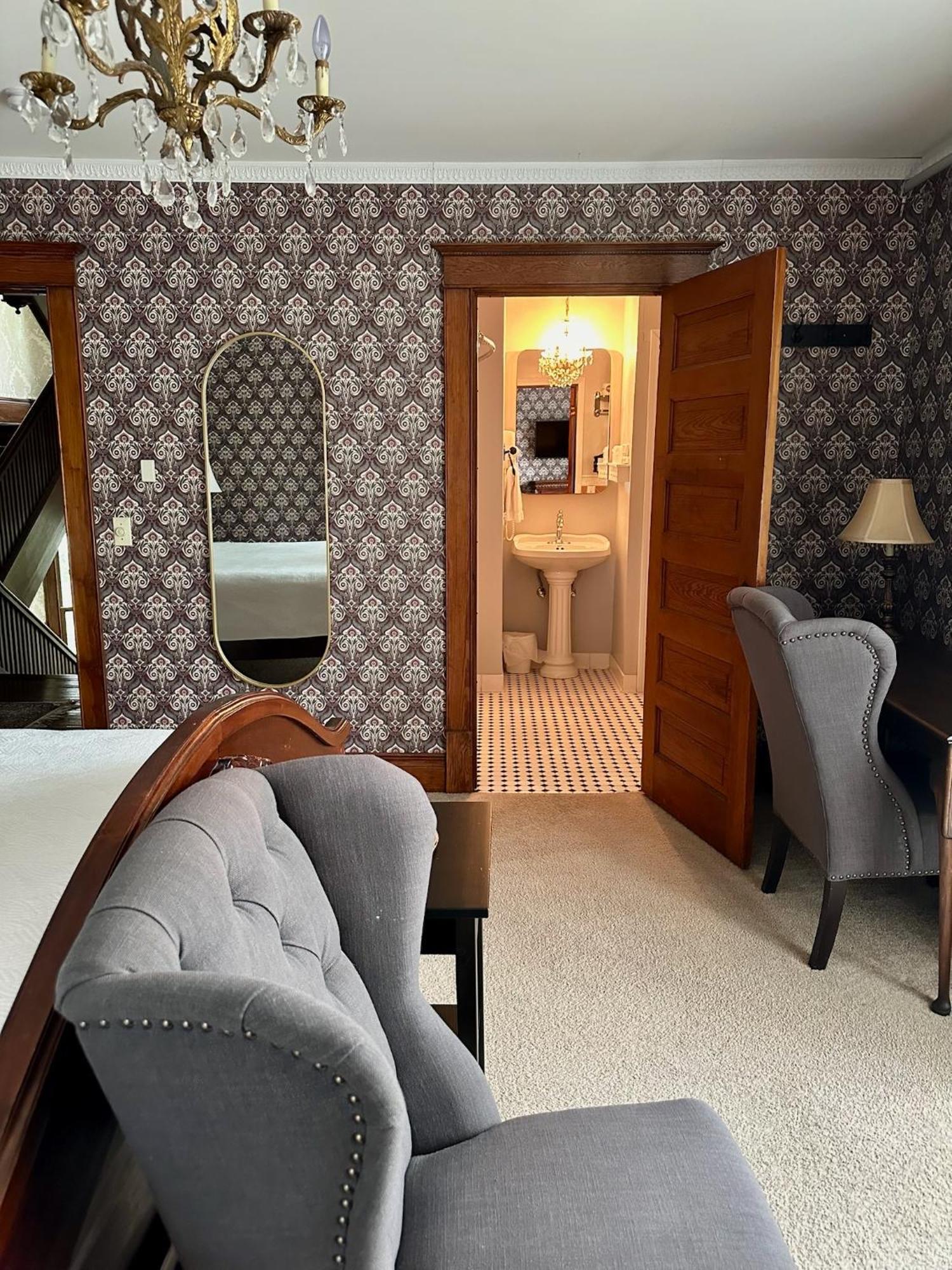 The Ginkgo Tree Bed & Breakfast Маунт Плезант Екстериор снимка