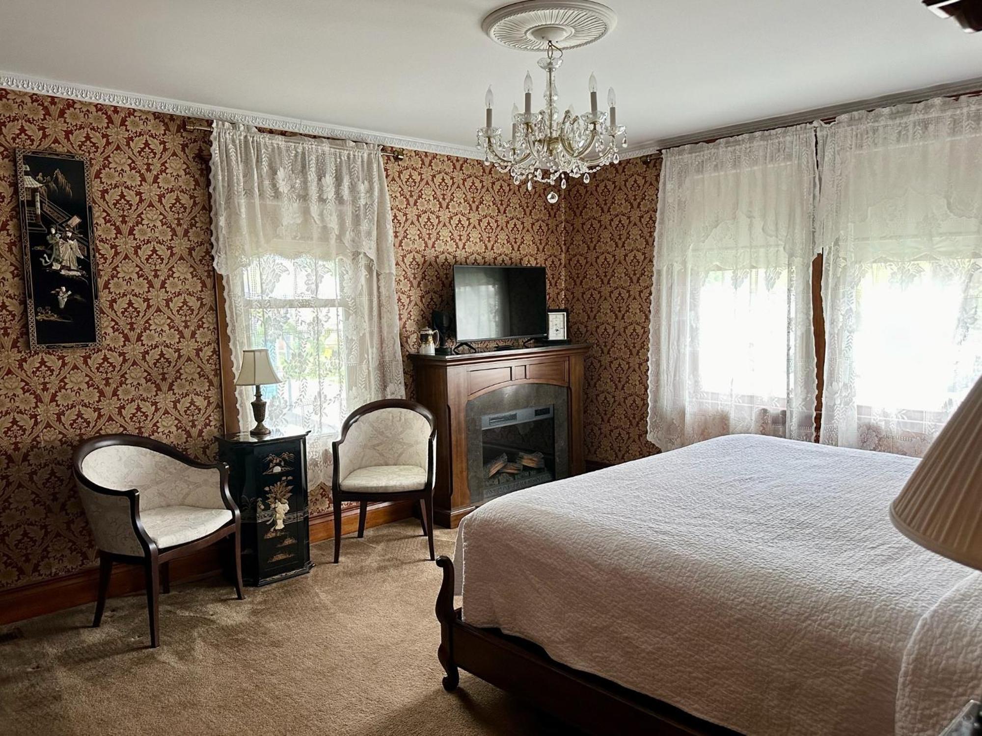 The Ginkgo Tree Bed & Breakfast Маунт Плезант Екстериор снимка